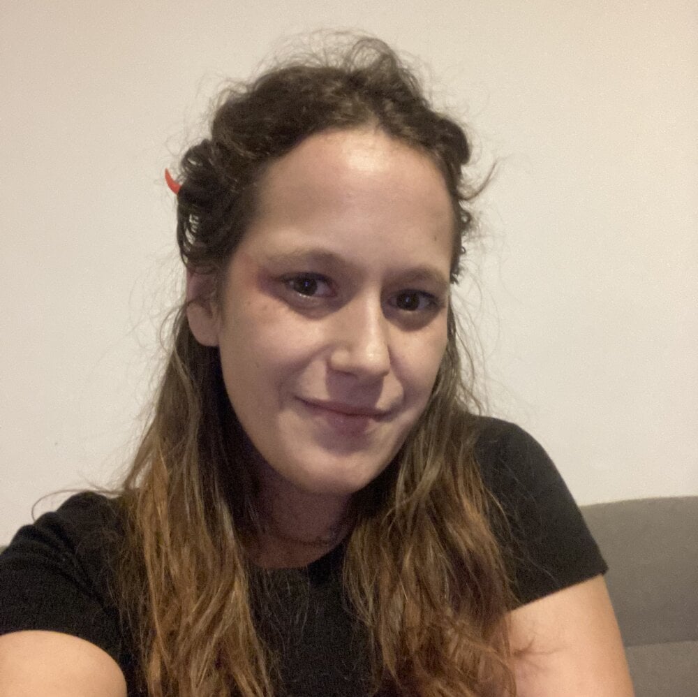 stripchat hugox1123 webcam profile pic via sexcityguide.com