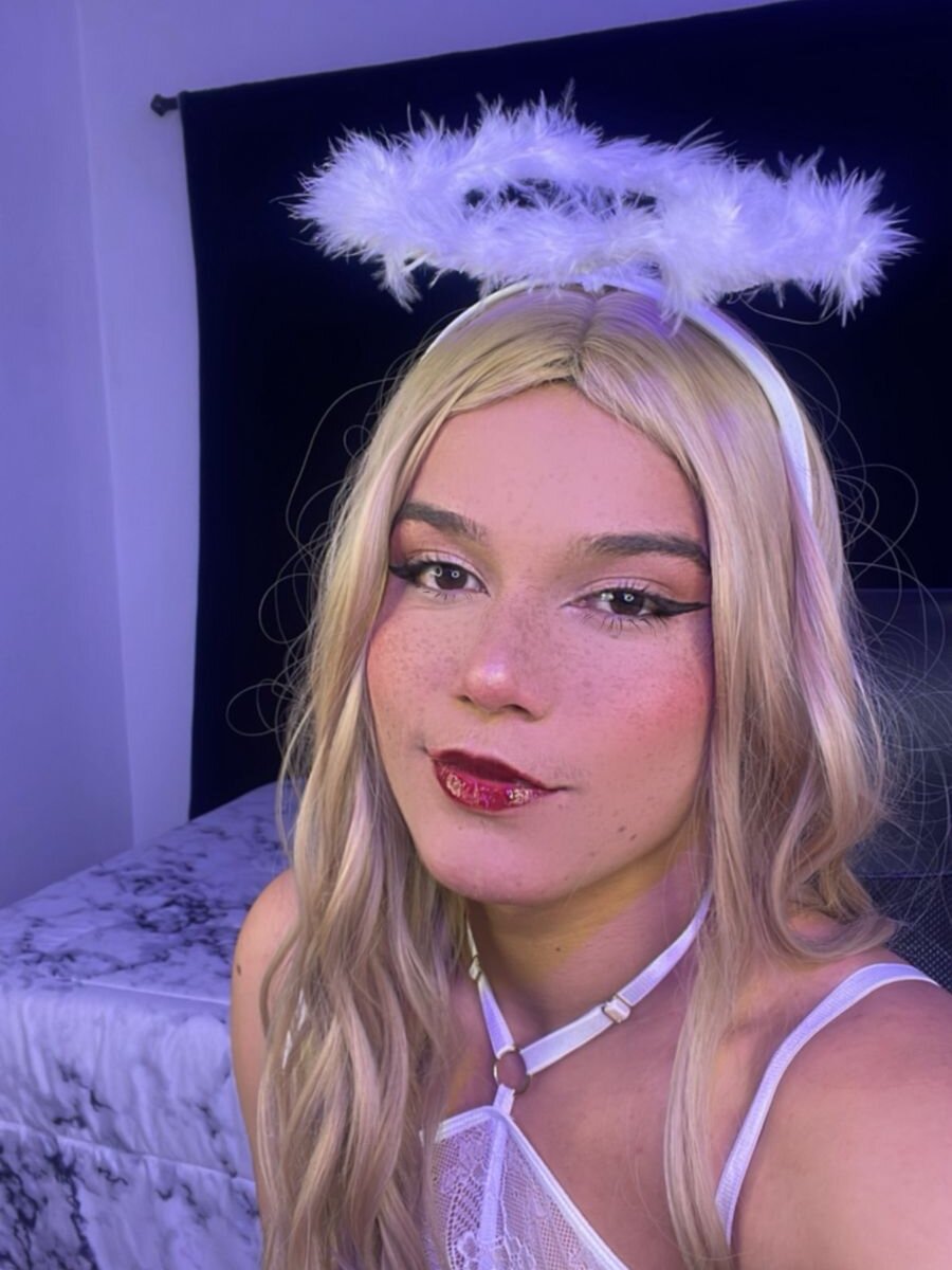 MISS_SAMMYROSE Offline XXX-chat