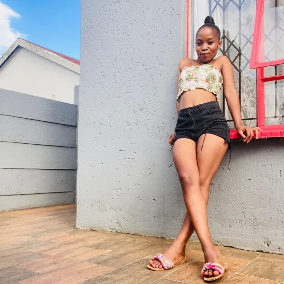 free6cams.com shotass20 livesex profile in ebony cams