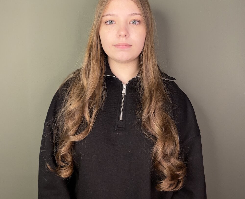 onaircams.com cruzmensch livesex profile in white-hair cams