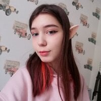 DinaMoonW's Offline Chat Room