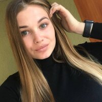 Karina_Peach's Offline Chat Room