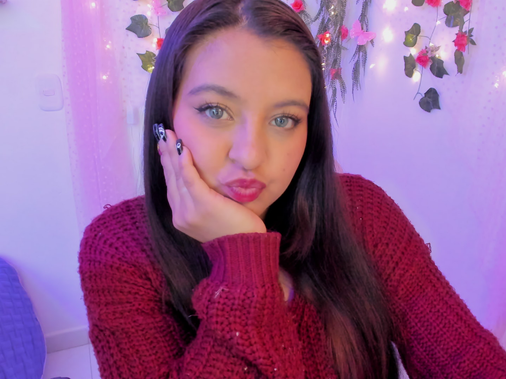 Live sex webcam photo for Sweet_Chloe06 #290144747
