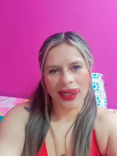 elihotlyn_ 🕗 naked cam chat