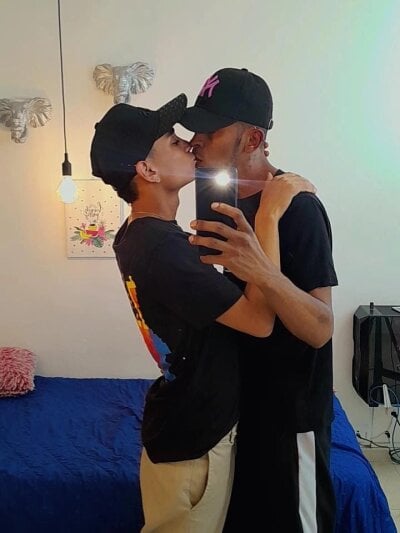 JordanAndAndrew Couple Oilshow Free Webcam Chat