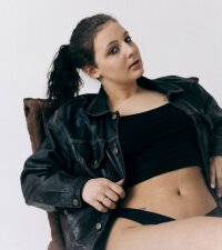 LizzzyLondon's Offline XXX Chat