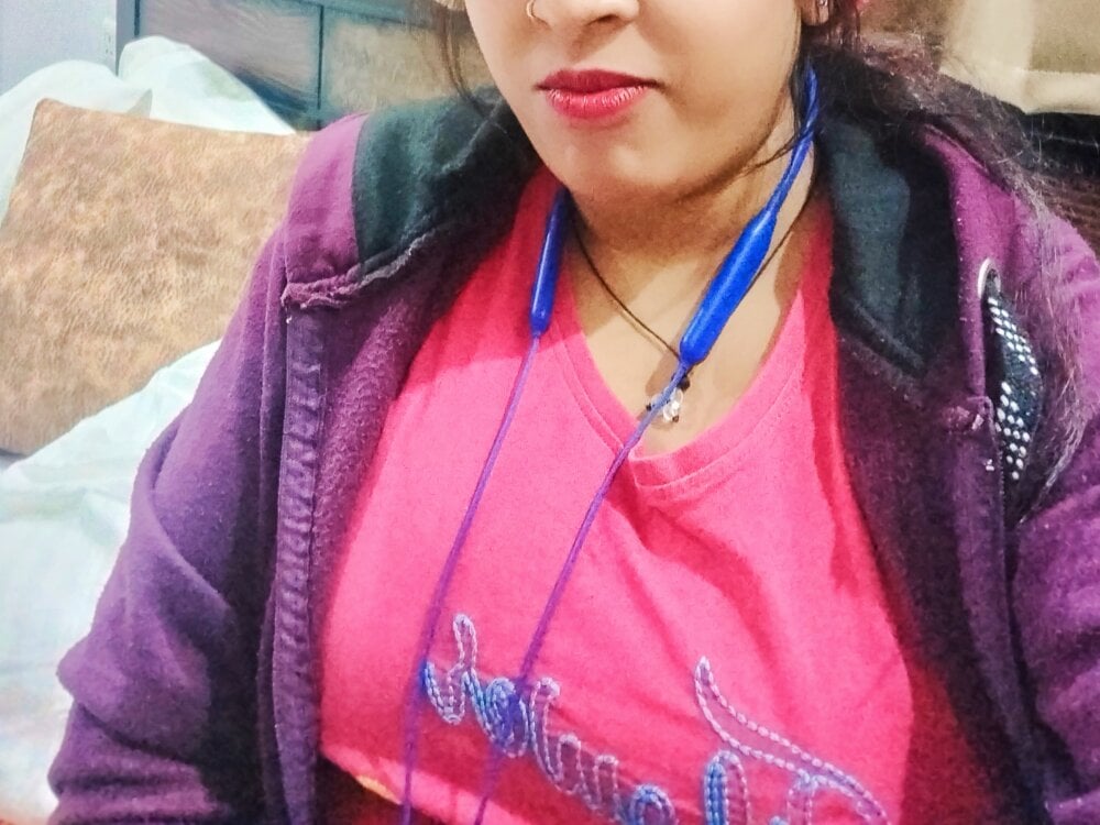 hotty_manisha live cam model at StripChat
