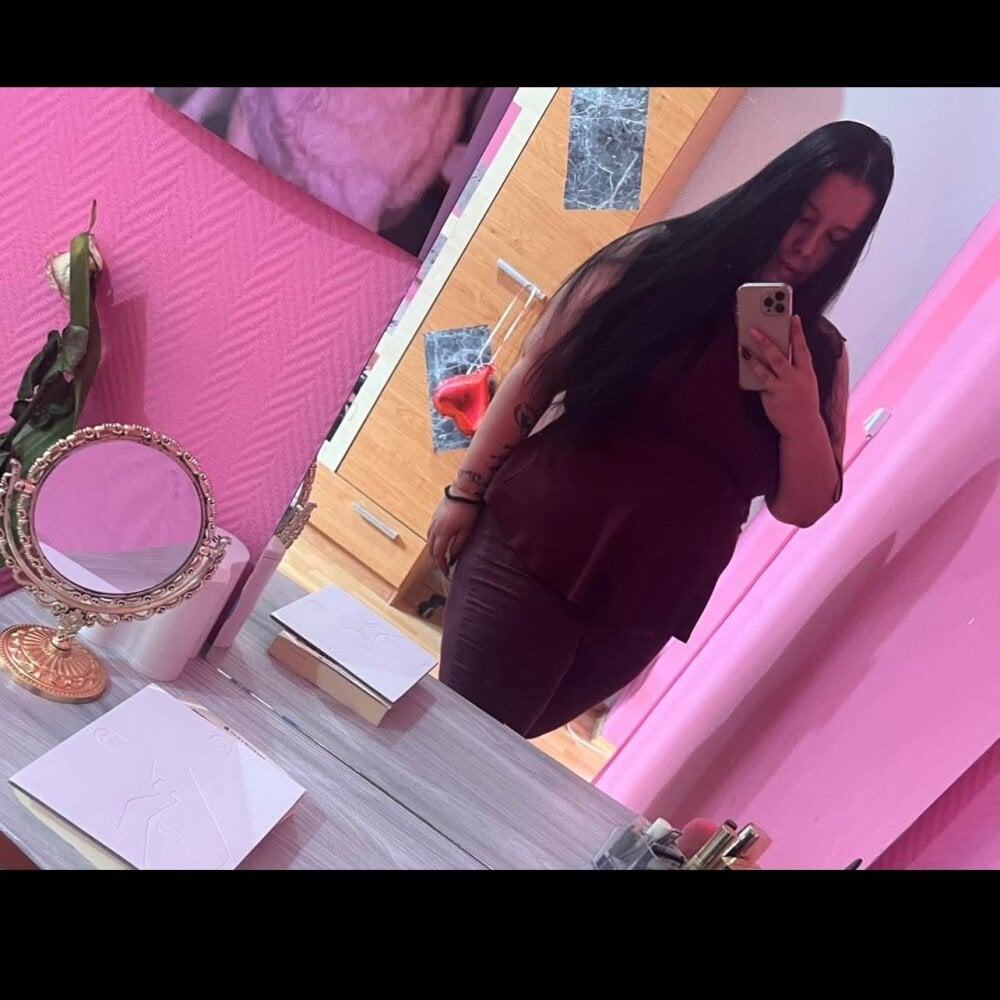 elivecams.com meliswett livesex profile in large cams