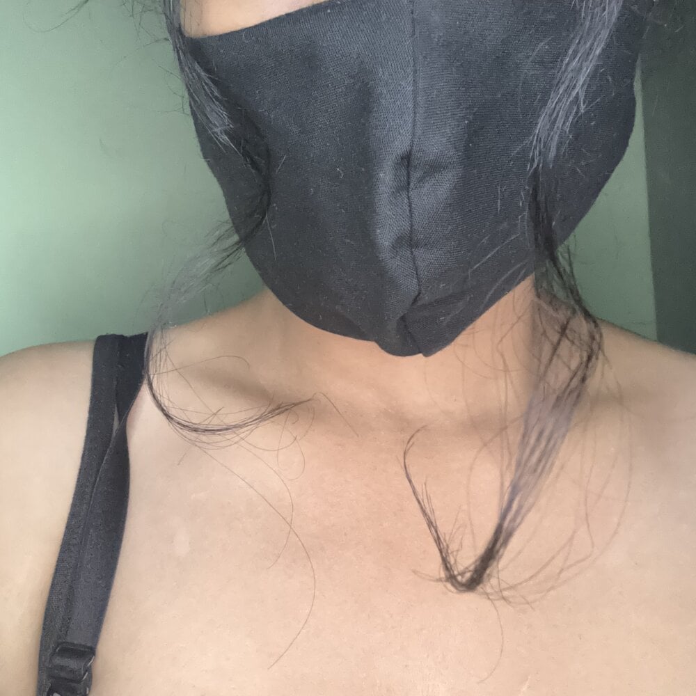 livesex.fan divya_100 livesex profile in in-the-enchanted-garden cams