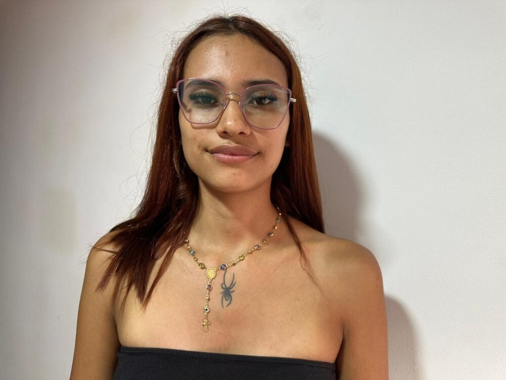 amateursex-livecam.com zuri_sweet livesex profile in red-hair cams