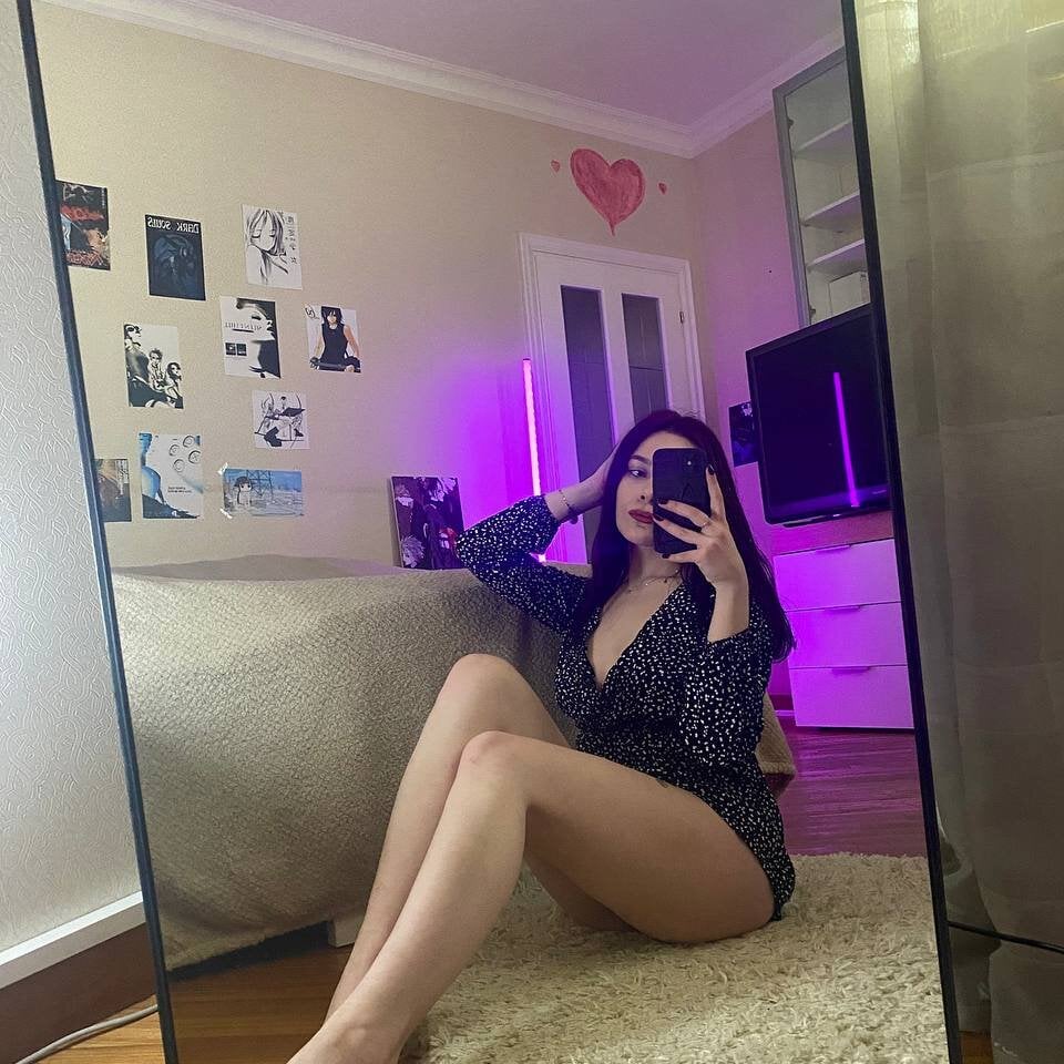 elivecams.com leziowl livesex profile in bisexual cams