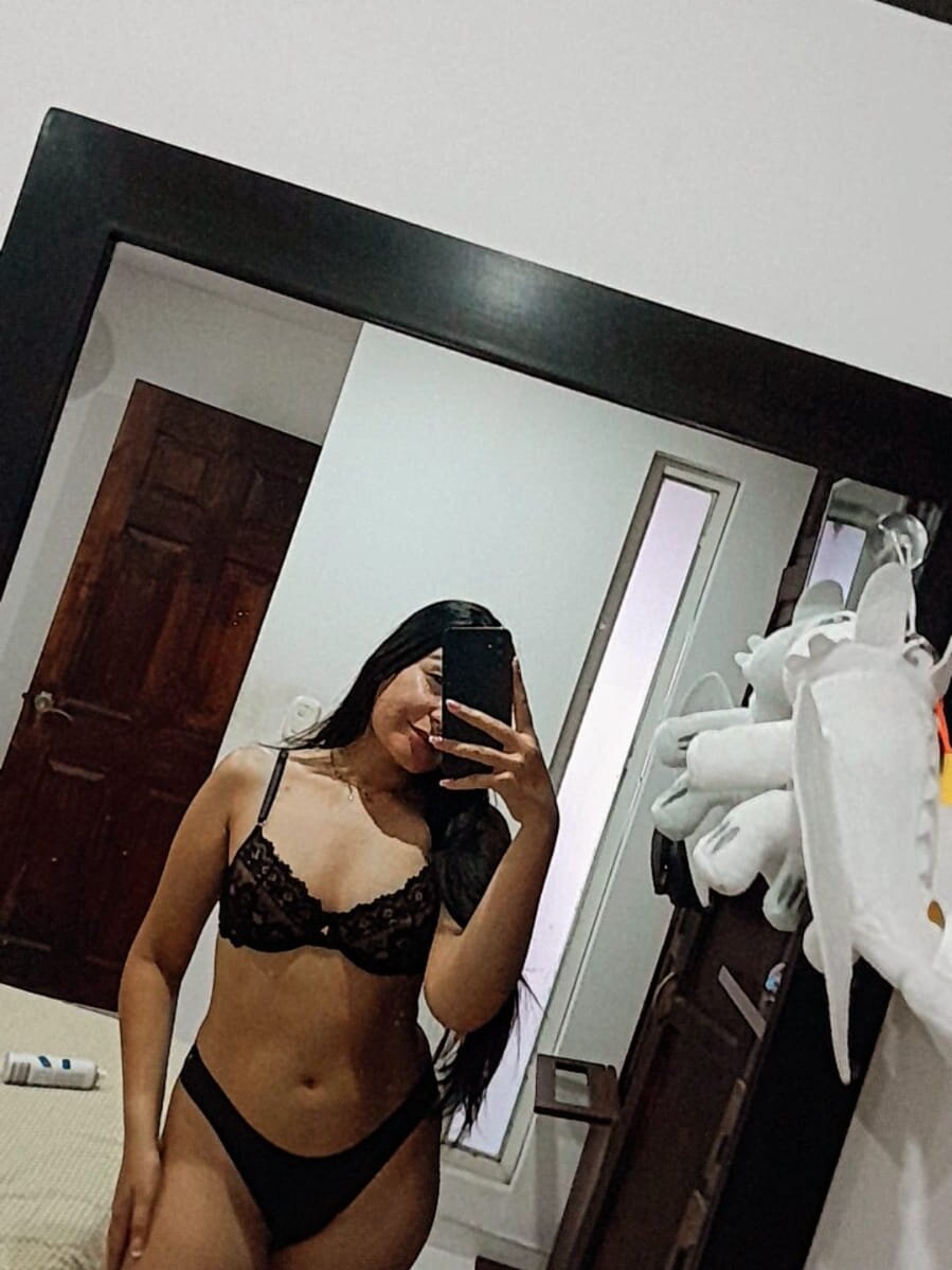 watchgirlcam.com serenvahl livesex profile in wwwassgives cams