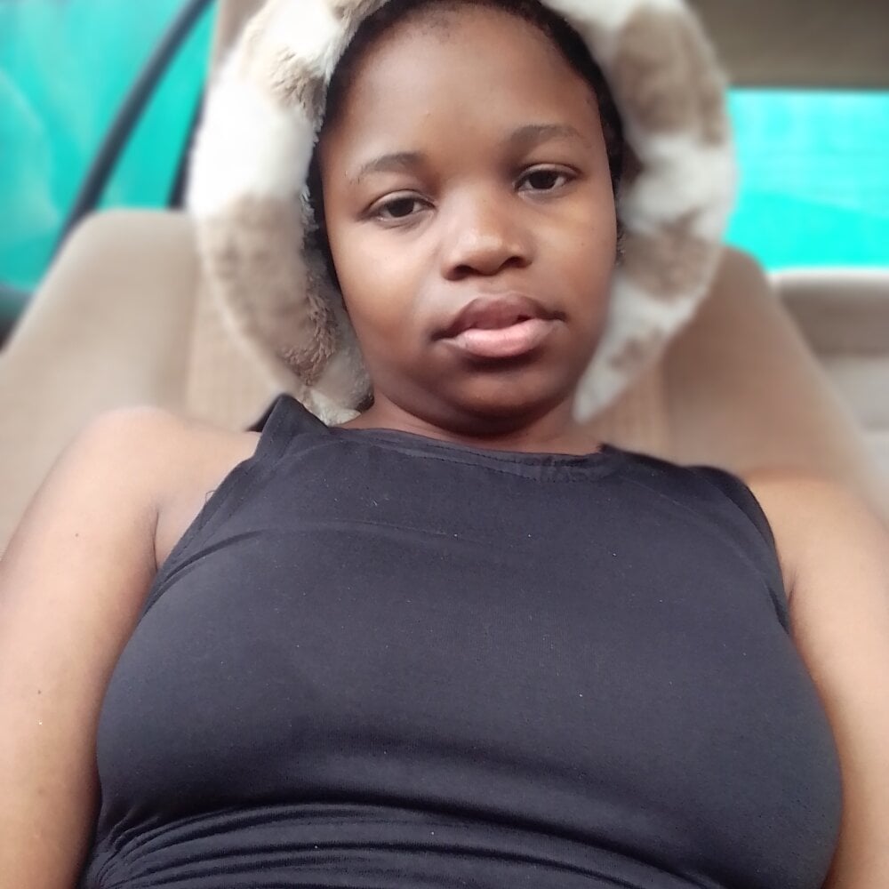 stripchat queensasha27 webcam profile pic via amateursex-livecam.com