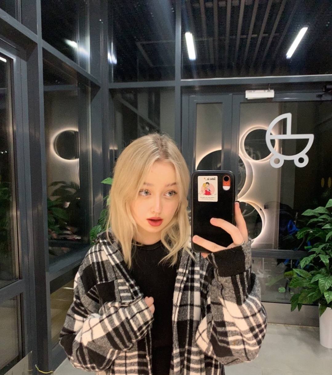 Blondessa_XOXO