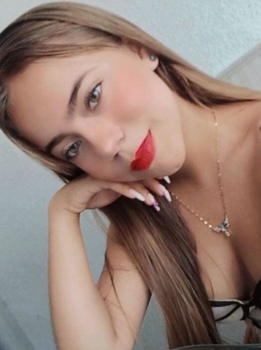 mega-camsex.com lily_cuteboobs livesex profile in house-by-the-road cams