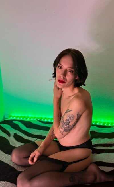 Goticmom Live Cam on StripChat and RICams