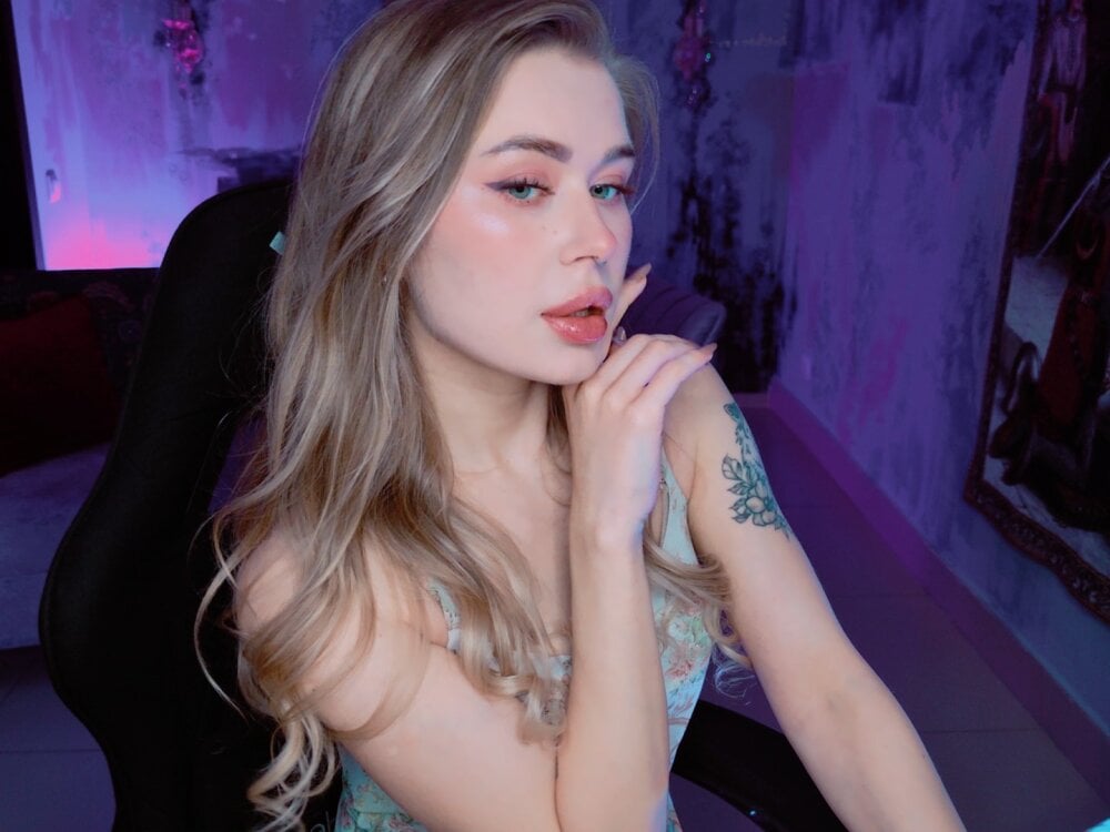 AdelLoys' Offline XXX Chat