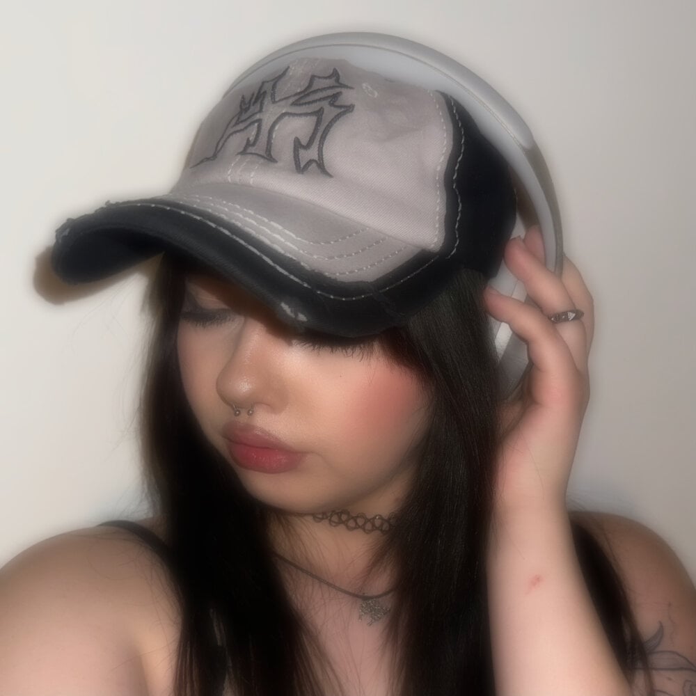 Lyra-RainX's Offline XXX Chat