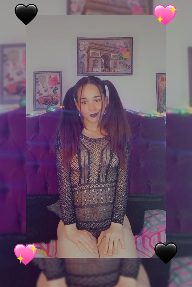 Chantal_Adaams 🗞 live online cam