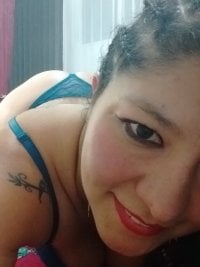 CHANTAL1SEXY's Offline Chat Room