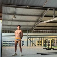 pinkcock_froi2305's webcam live show