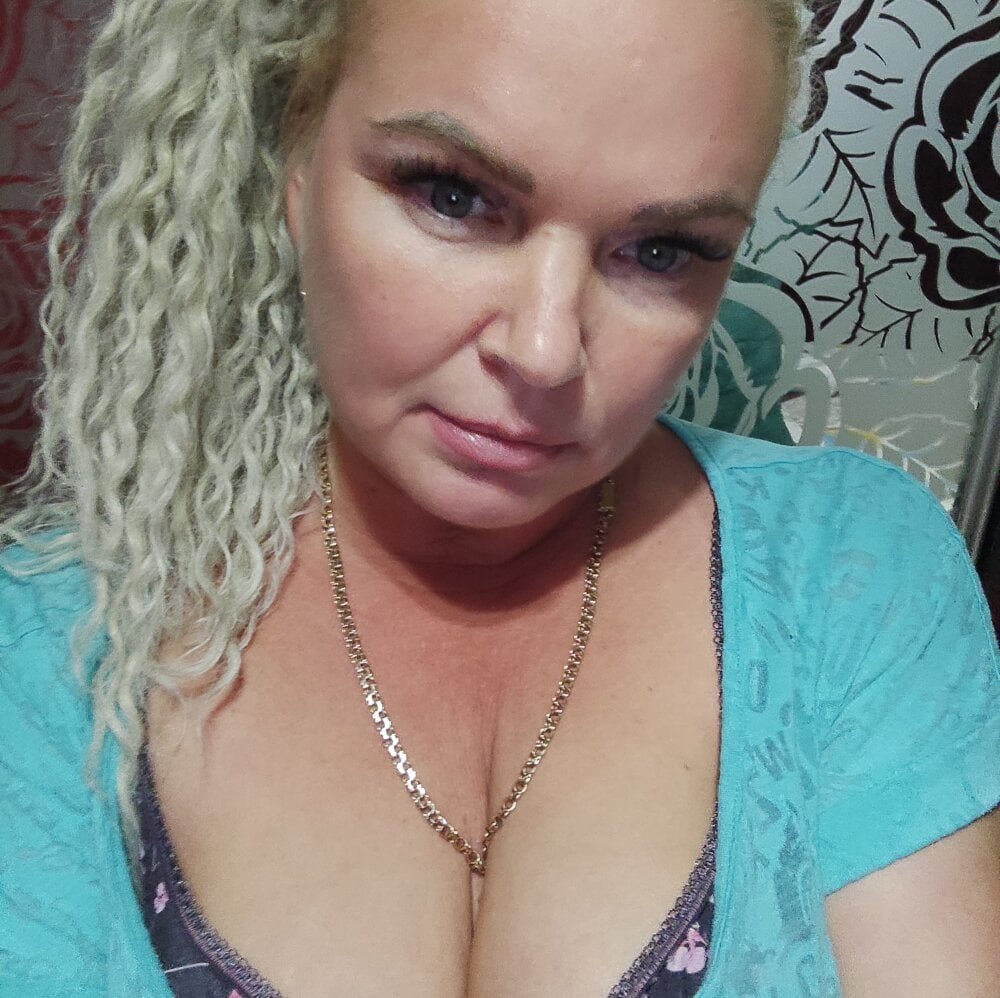 Live sex webcam photo for Heonella #290007754