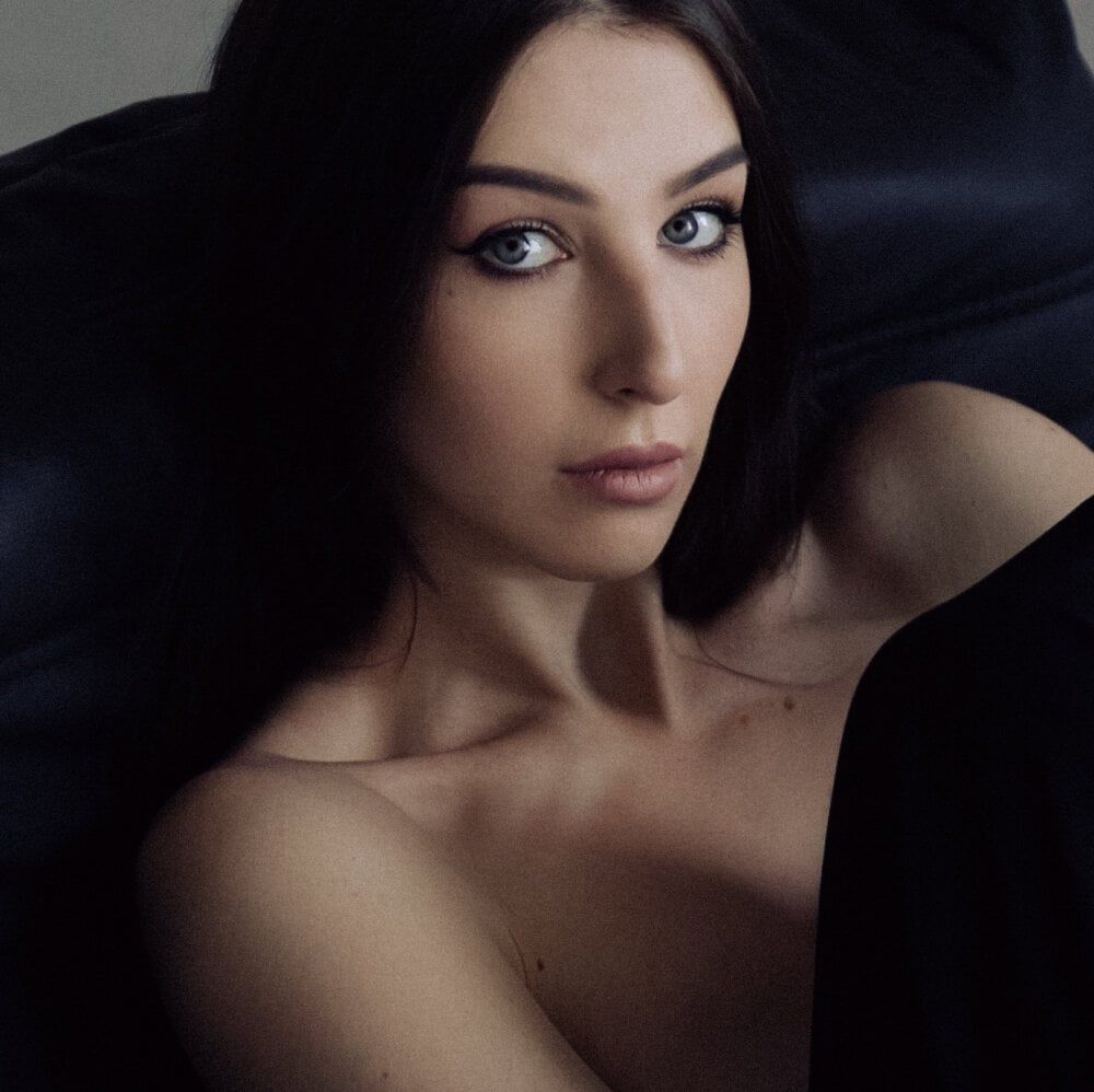 pornos.live -allure- livesex profile in athletic cams