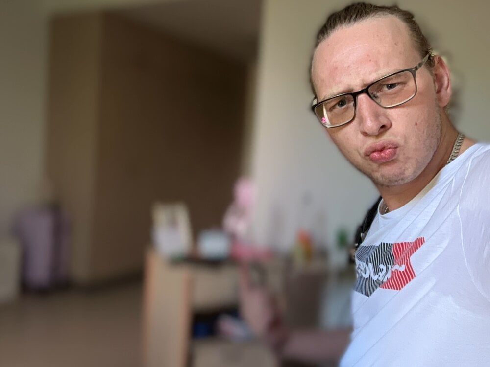 tobi907790 from stripchat