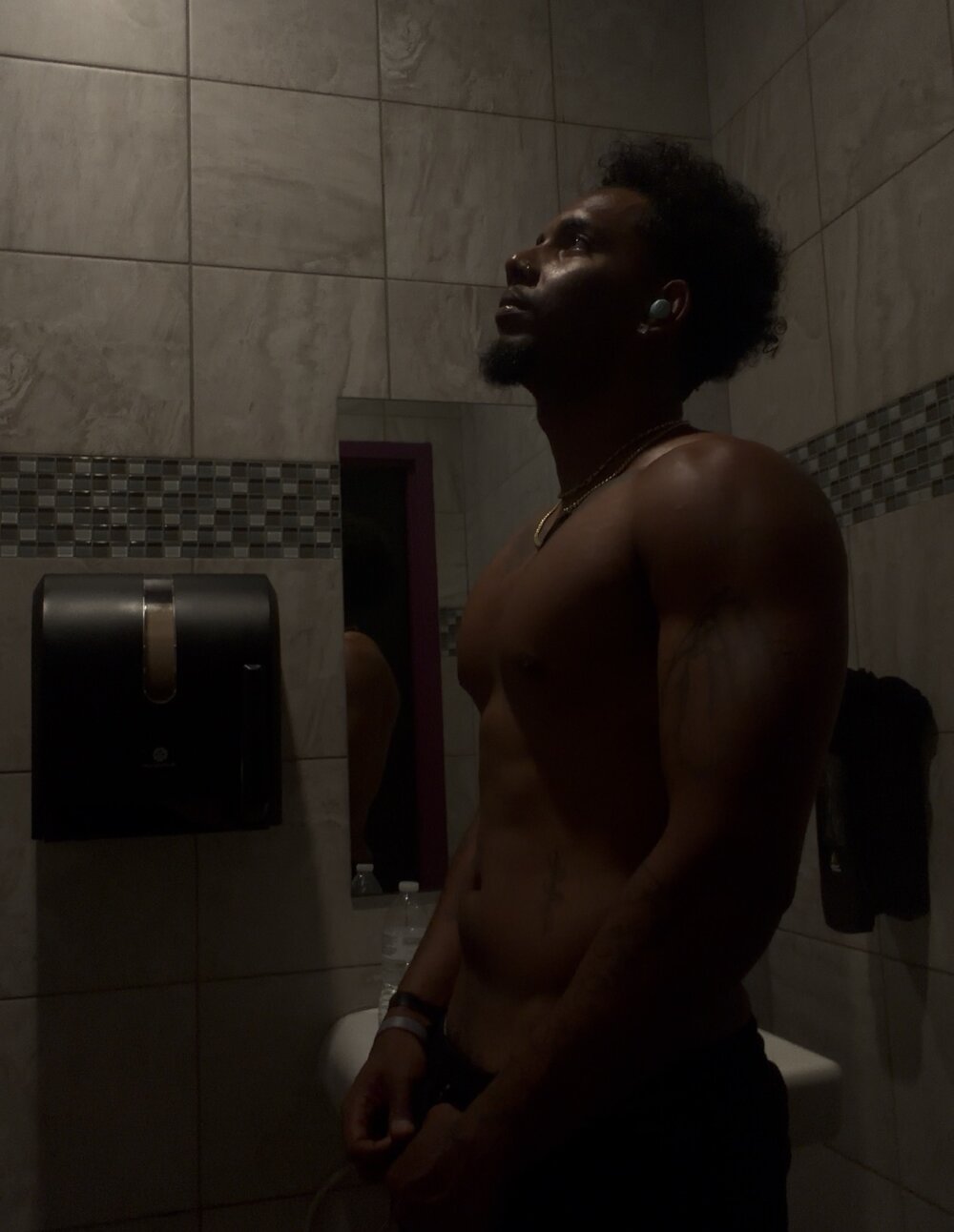 Foreign_papi's Offline XXX Chat