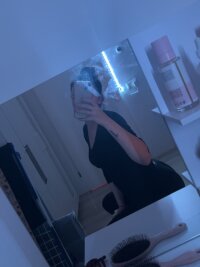 Innocentgirlie's Offline Chat Room