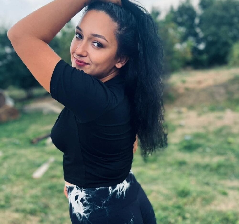 elivecams.com i0nela1414 livesex profile in granny cams