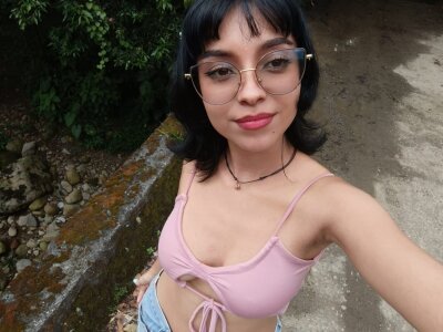 nicole_evans___ 🖲 naked webcam chat