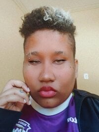 Morena25777's Offline Chat Room