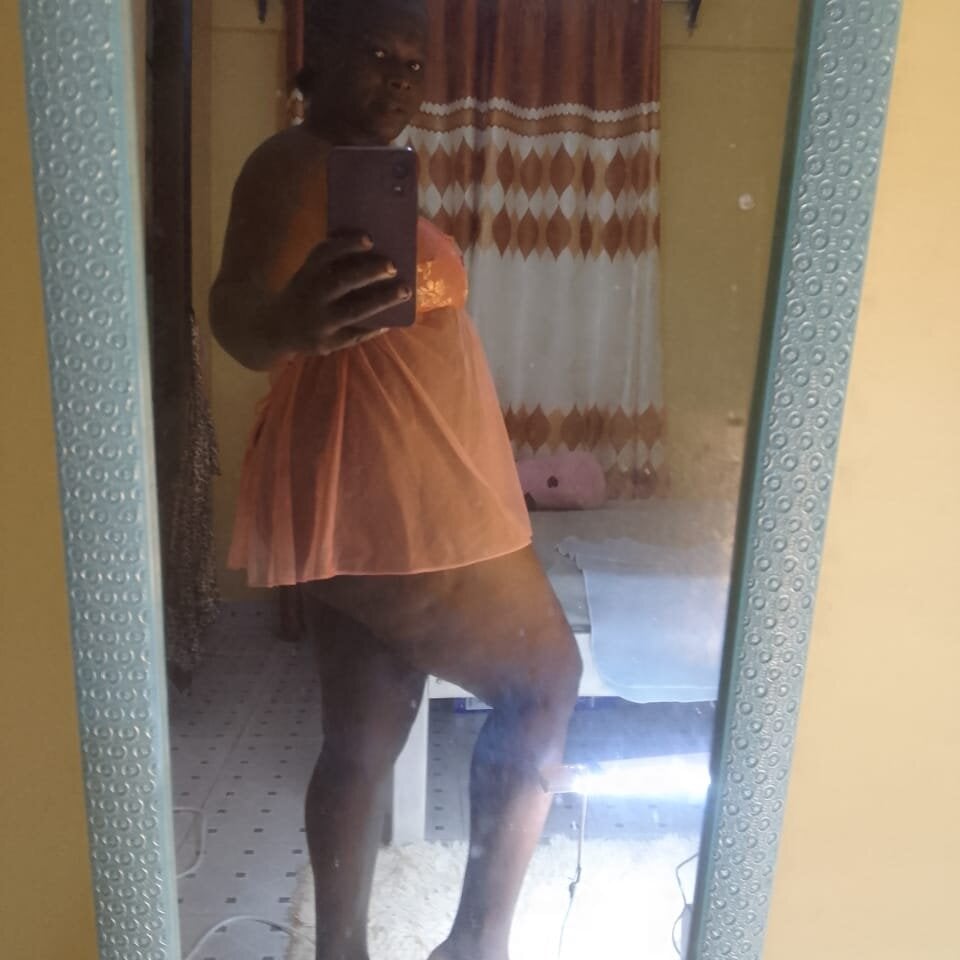 sweett_ebonny profile