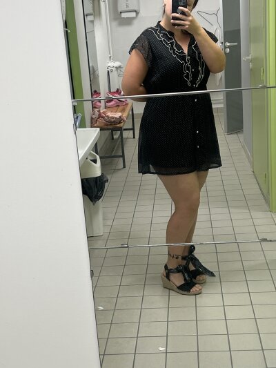 Bruneauxyeuxvert Live Cam on StripChat and RICams