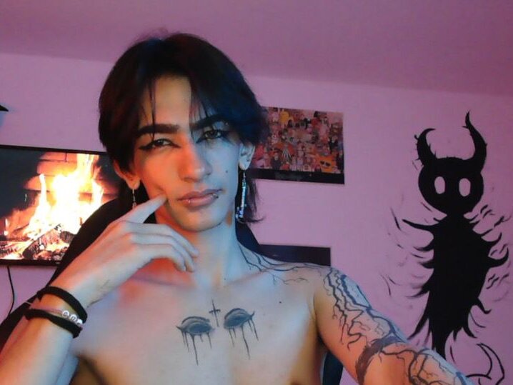 Lightning_ezio's Offline XXX Chat