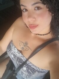 esmeraldaparaiso's Offline Chat Room