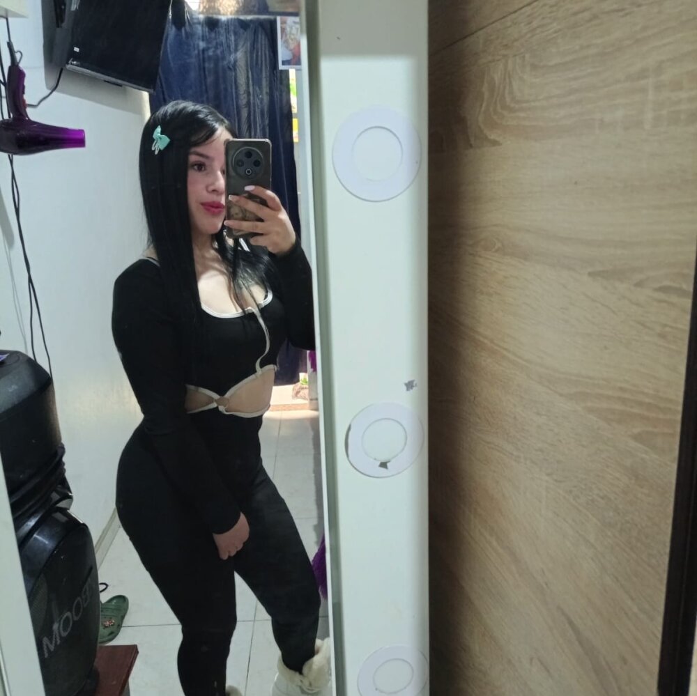 mega-camsex.com bridie_bell livesex profile in middleeastern cams