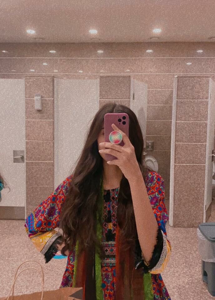 Live sex webcam photo for Saavya #290100952