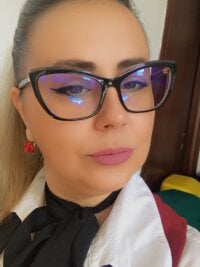 Jully87's Offline Chat Room
