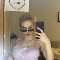 Mia_Gothh's Offline Chat Room
