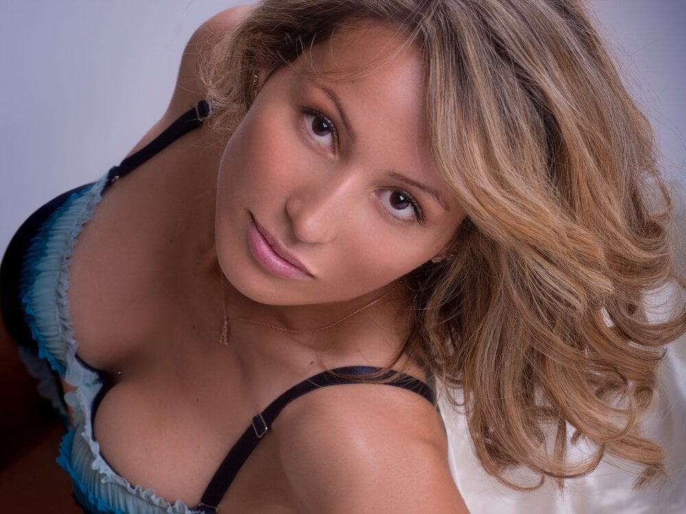 Live sex webcam photo for Kinky_Scream #279239212