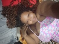 negra_bella123's Offline Chat Room