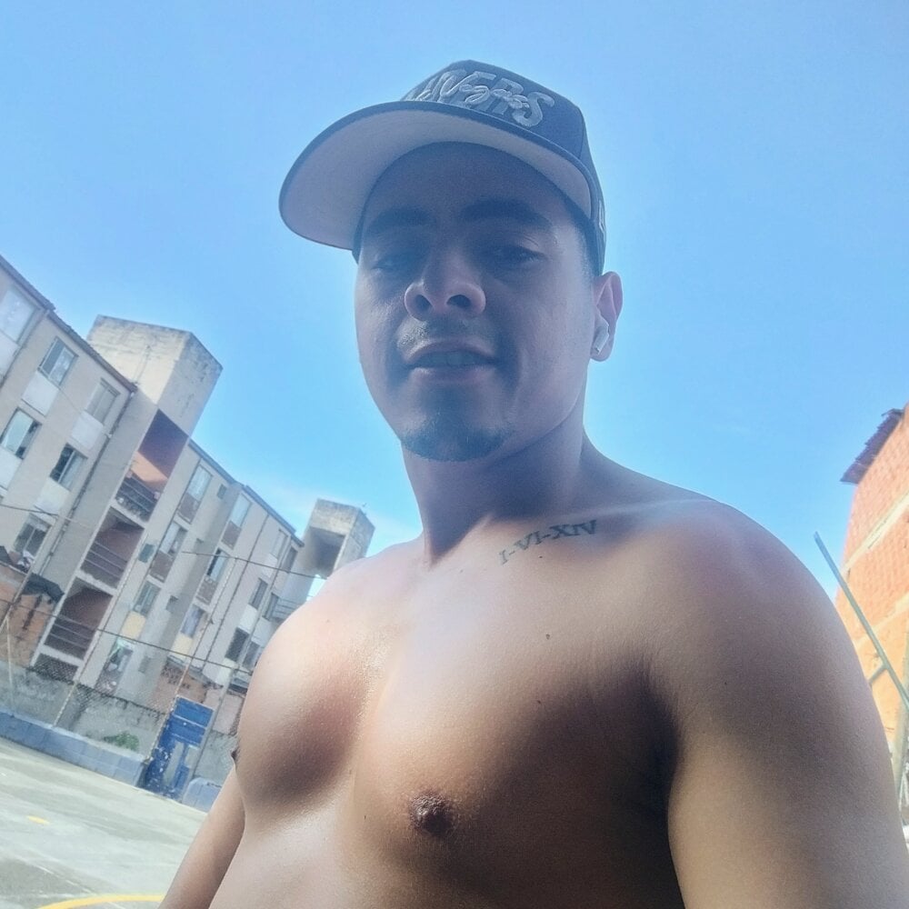 mondrosky01 from stripchat