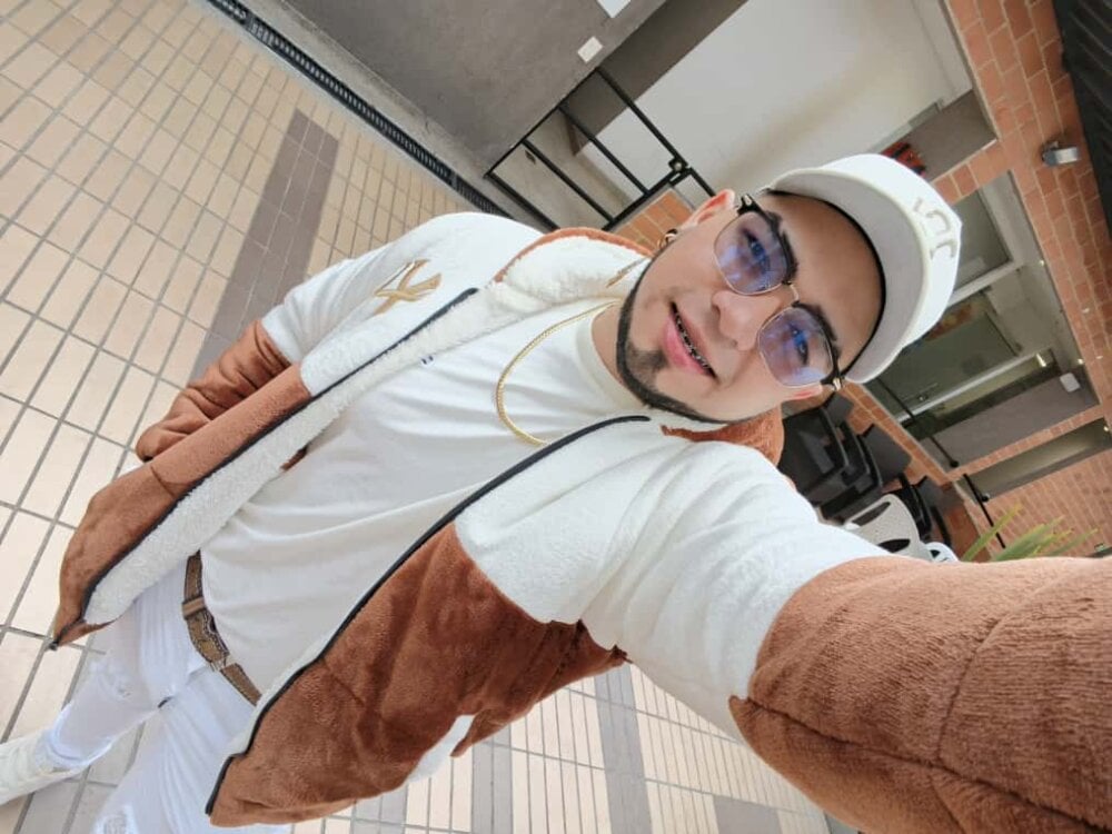 Dylan_Noha