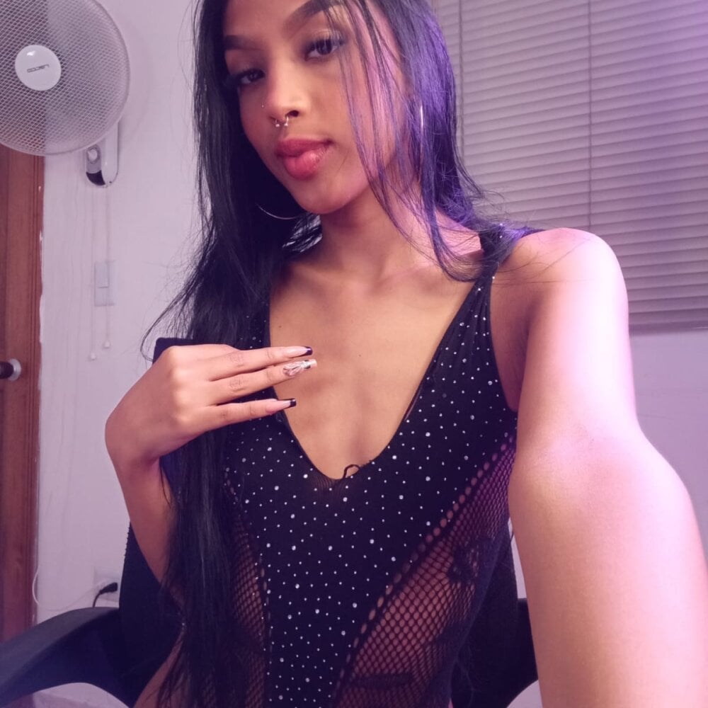 amateursex-livecam.com sashamorelli livesex profile in i-am-from-your-dreams cams