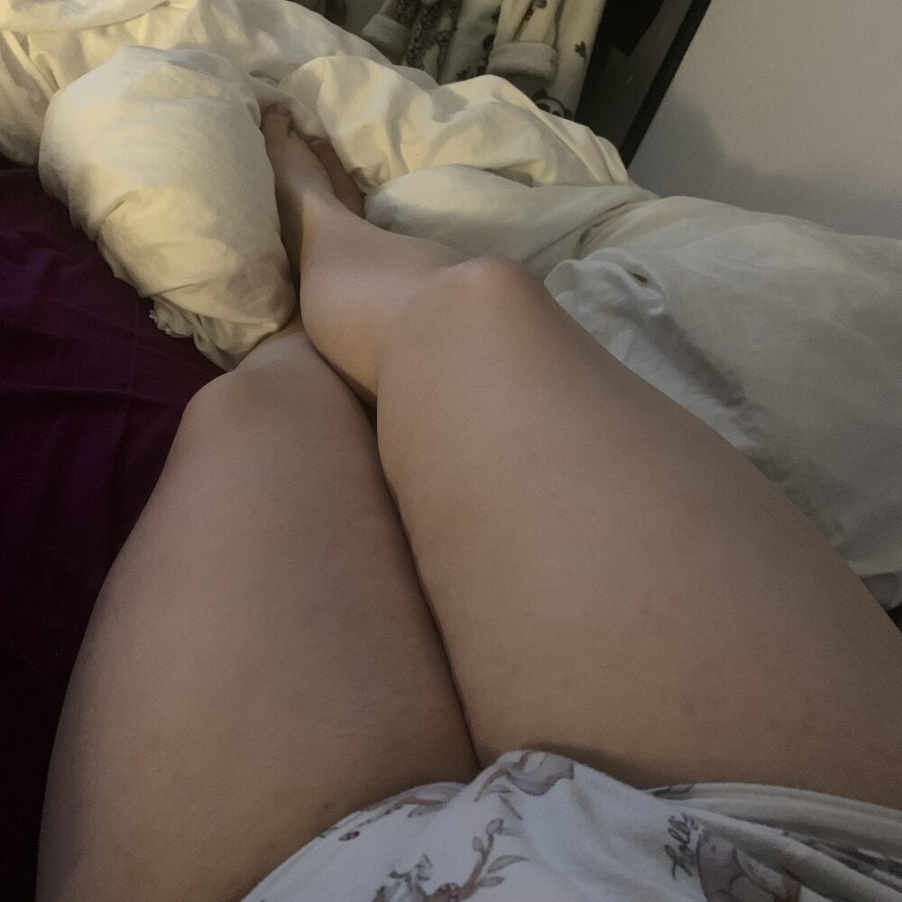 YoungHornyBritishGirl
