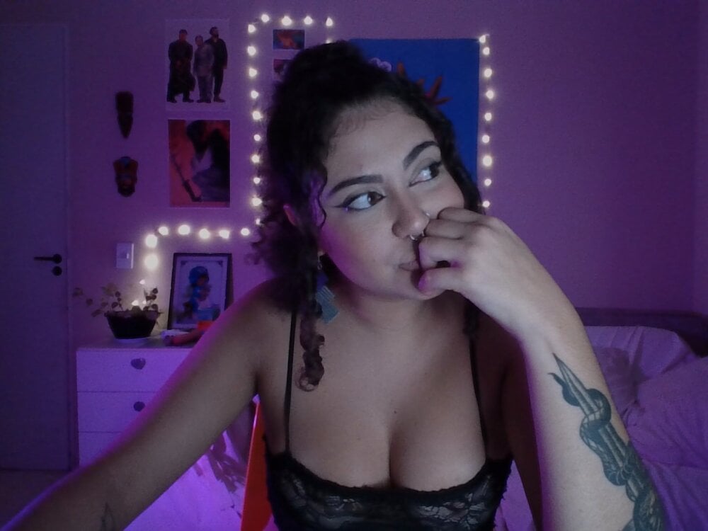 ann4montez_'s Offline XXX Chat
