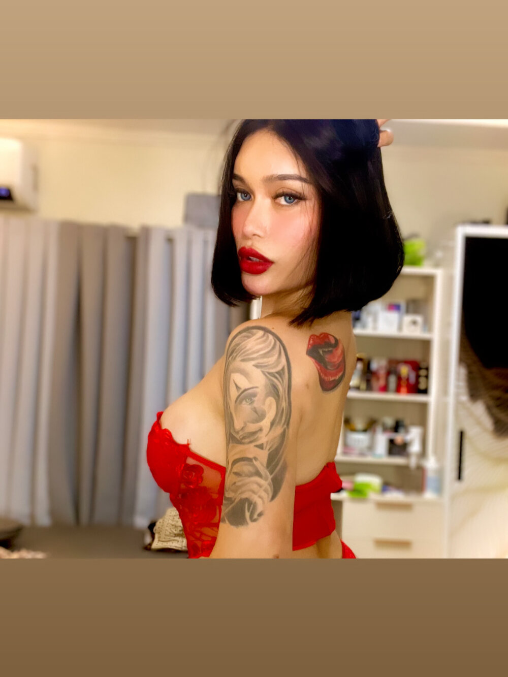 Live sex webcam photo for FuckDollNicky #290641473