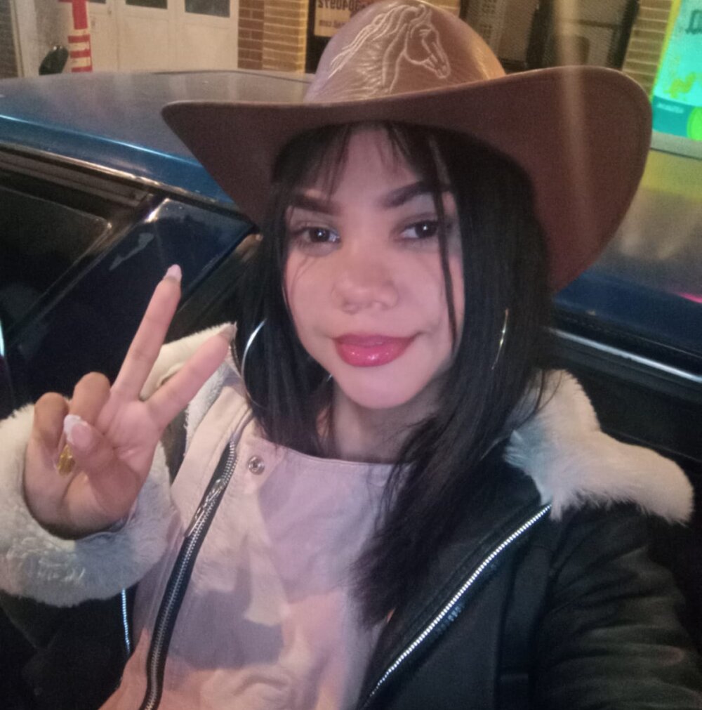 bellaandkloe from stripchat